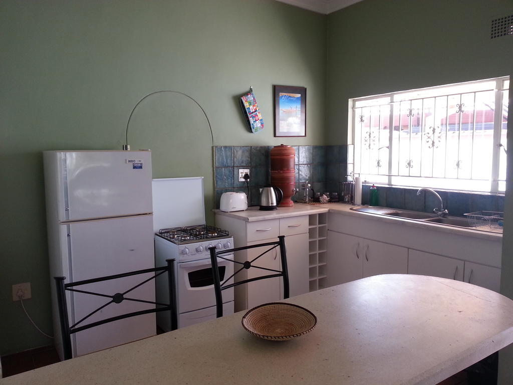 Rivendell Hotel Windhoek Habitación foto